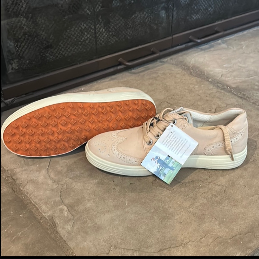 Ecco Women's Tan Sneakers